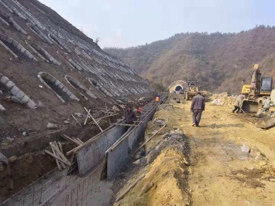 護肩路基護肩路基和護腳路基的區別